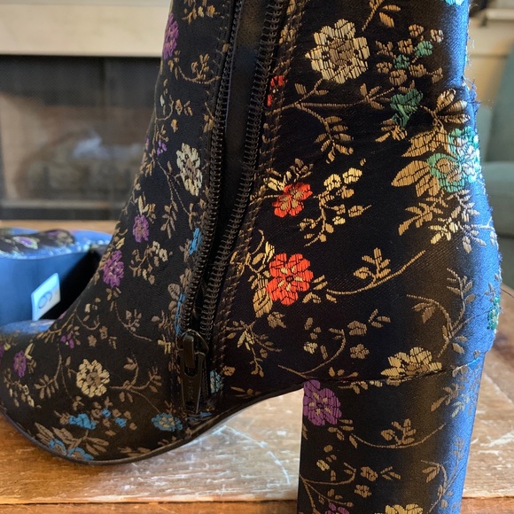 Booties | Embossed Floral - Picture 4 of 9